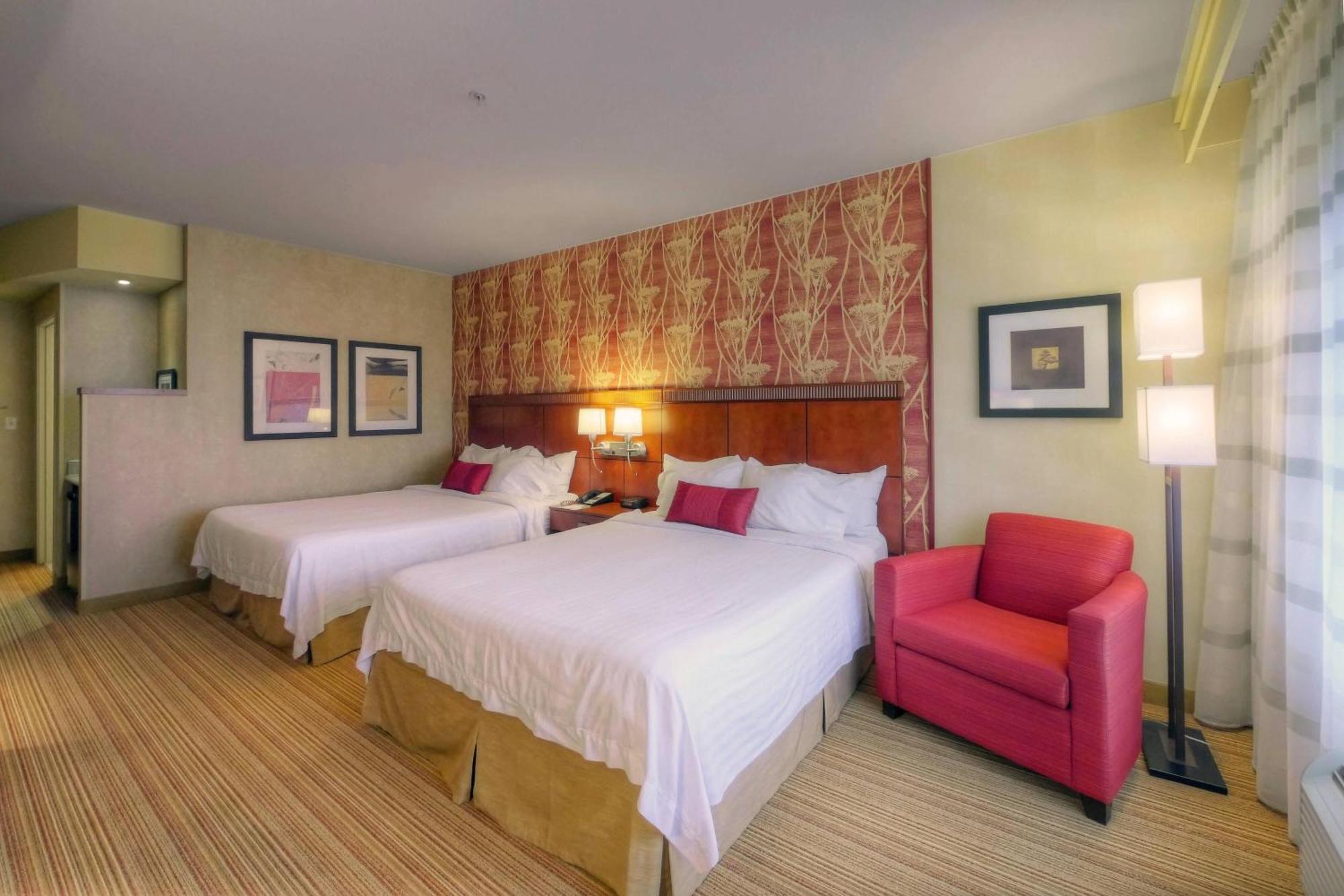 คอร์ทยาร์ด เมดฟอร์ด แอร์พอร์ต Hotel ภายนอก รูปภาพ